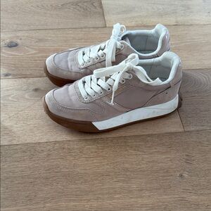 Sam Edelman Beige and White Sneakers